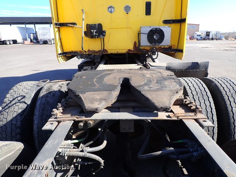 image for item IS9326 2011 International ProStar  semi truck