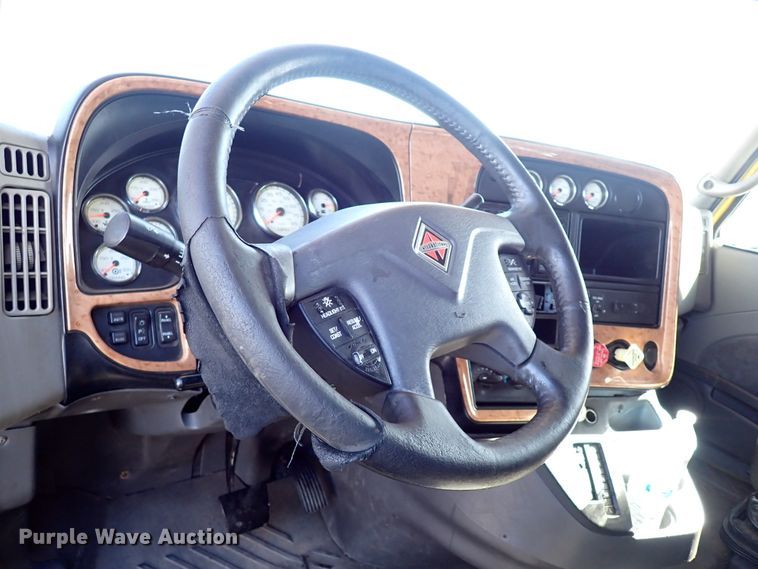 image for item IS9326 2011 International ProStar  semi truck