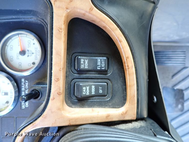 image for item IS9326 2011 International ProStar  semi truck