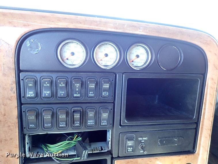 image for item IS9326 2011 International ProStar  semi truck