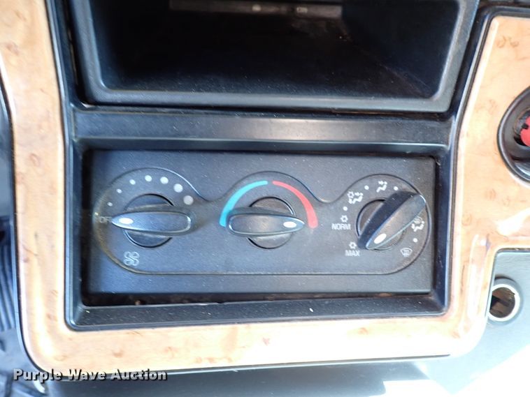 image for item IS9326 2011 International ProStar  semi truck