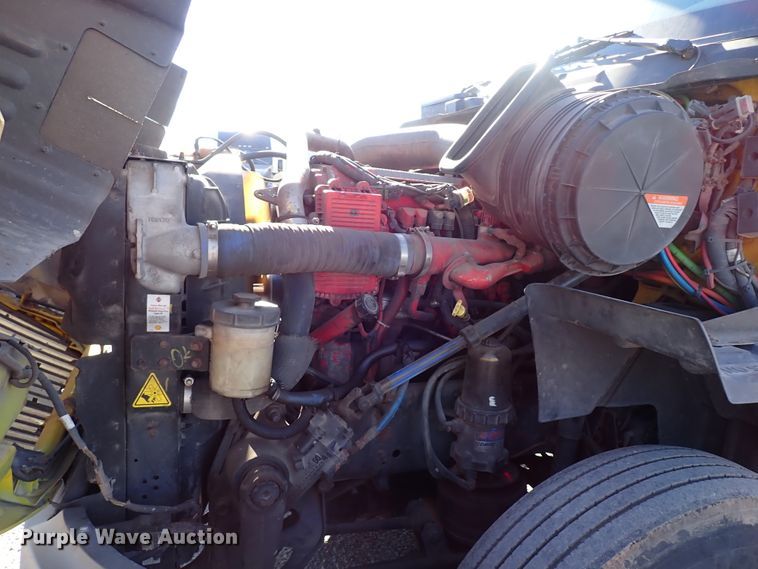 image for item IS9326 2011 International ProStar  semi truck