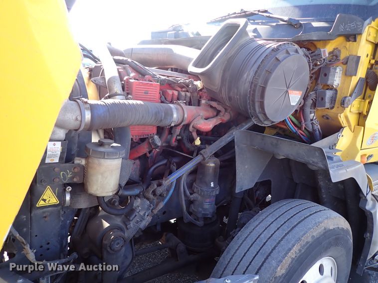 image for item IS9326 2011 International ProStar  semi truck