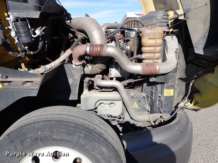 image for item IS9326 2011 International ProStar  semi truck