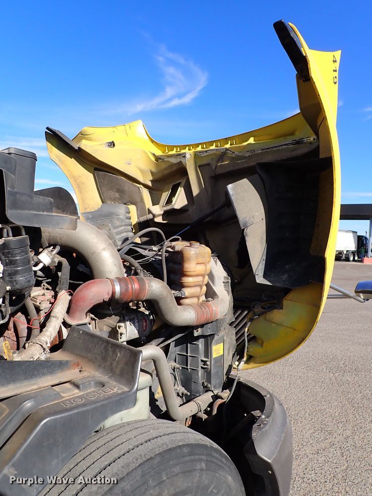 image for item IS9326 2011 International ProStar  semi truck