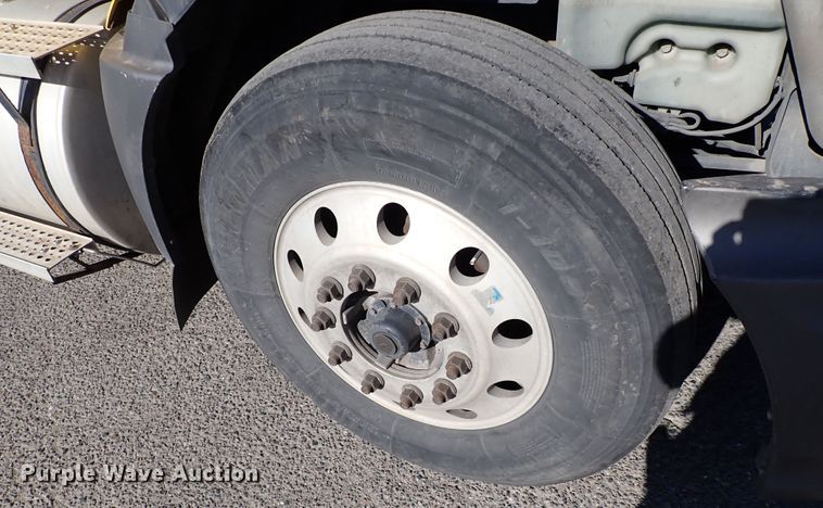 image for item IS9326 2011 International ProStar  semi truck