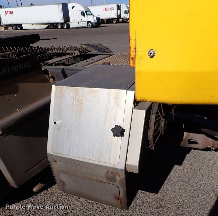 image for item IS9326 2011 International ProStar  semi truck