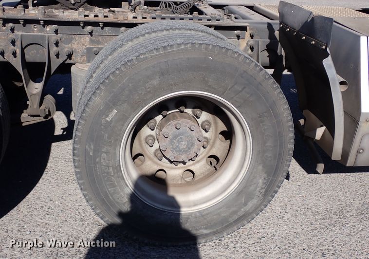 image for item IS9326 2011 International ProStar  semi truck