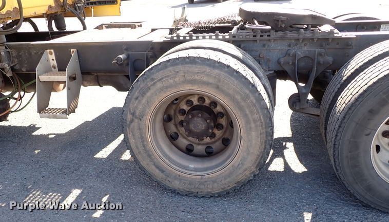 image for item IS9326 2011 International ProStar  semi truck