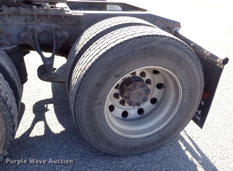 image for item IS9326 2011 International ProStar  semi truck