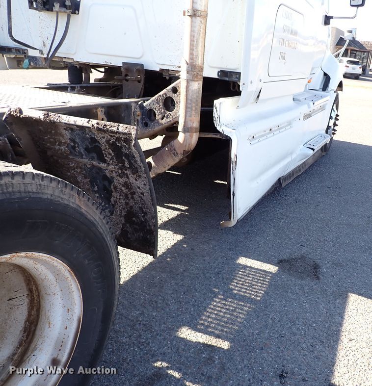 image for item IS9327 2012 International ProStar  semi truck