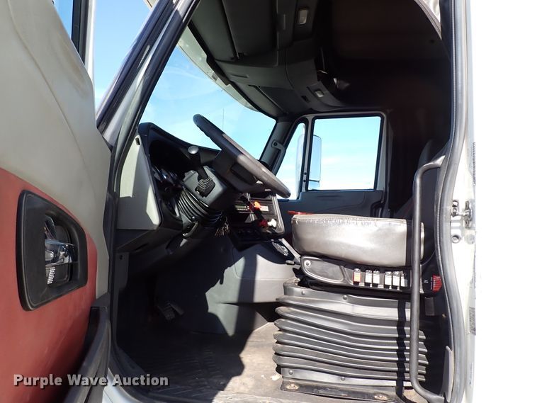 image for item IS9327 2012 International ProStar  semi truck