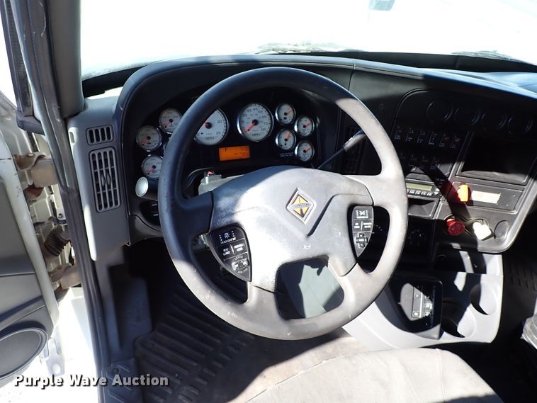 image for item IS9327 2012 International ProStar  semi truck