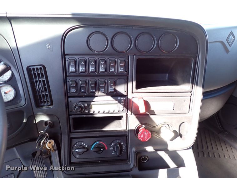 image for item IS9327 2012 International ProStar  semi truck