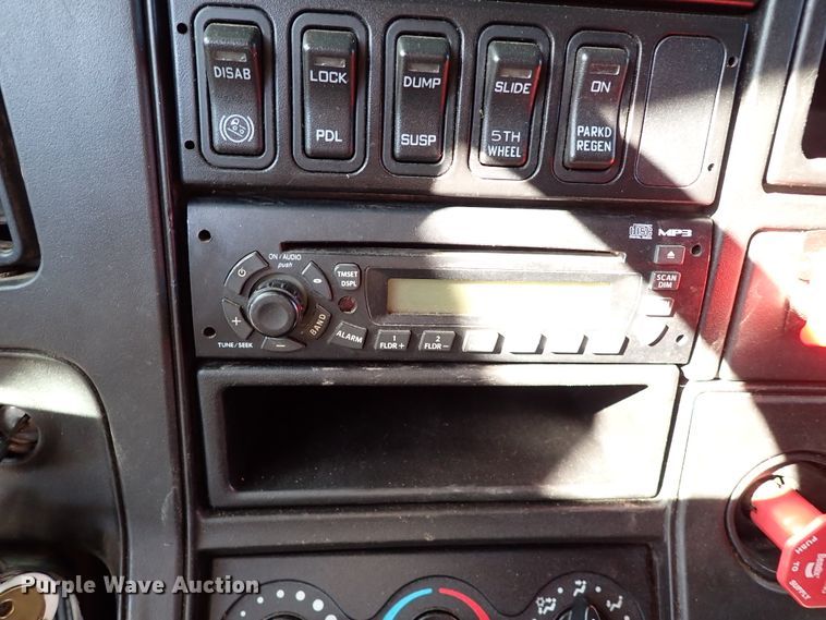 image for item IS9327 2012 International ProStar  semi truck