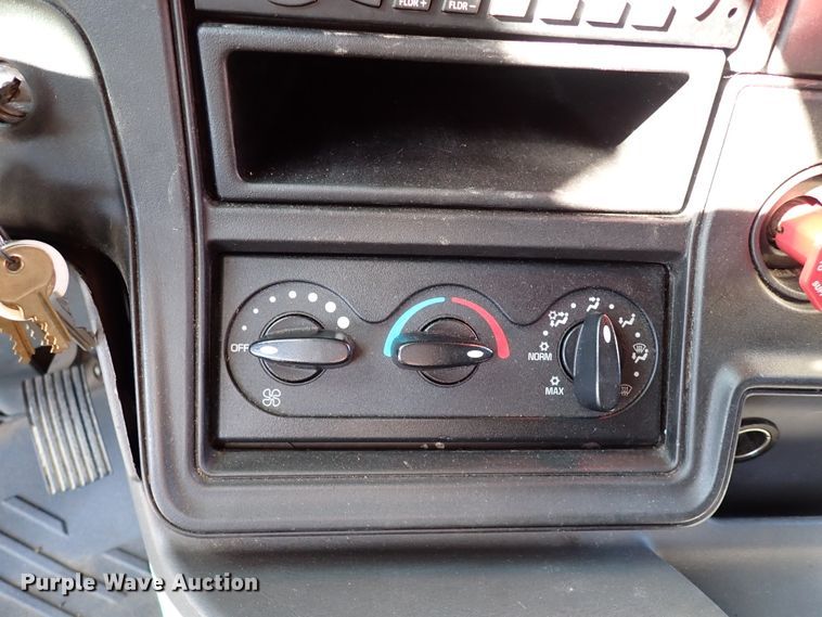 image for item IS9327 2012 International ProStar  semi truck