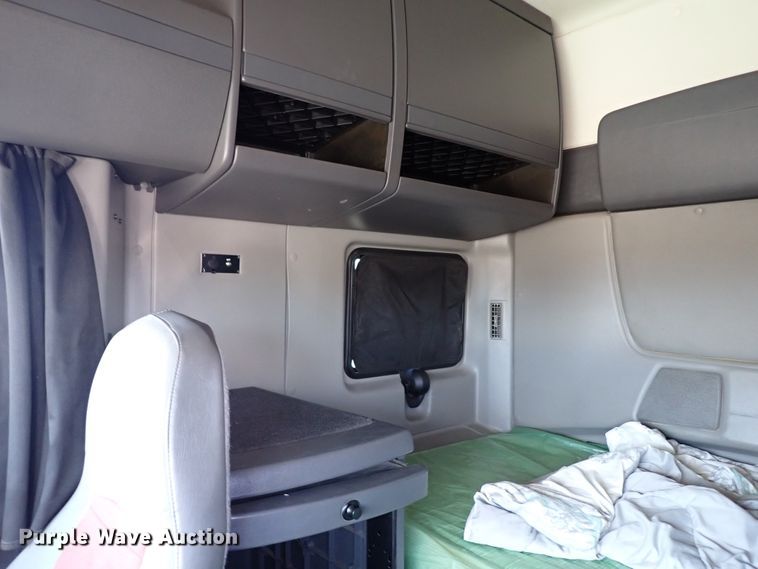 image for item IS9327 2012 International ProStar  semi truck