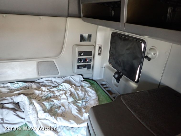 image for item IS9327 2012 International ProStar  semi truck