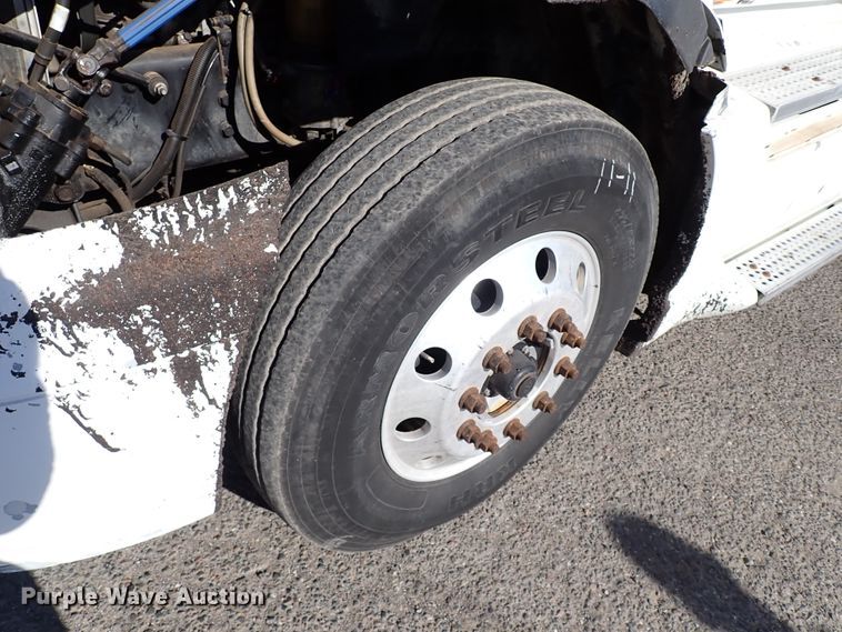 image for item IS9327 2012 International ProStar  semi truck