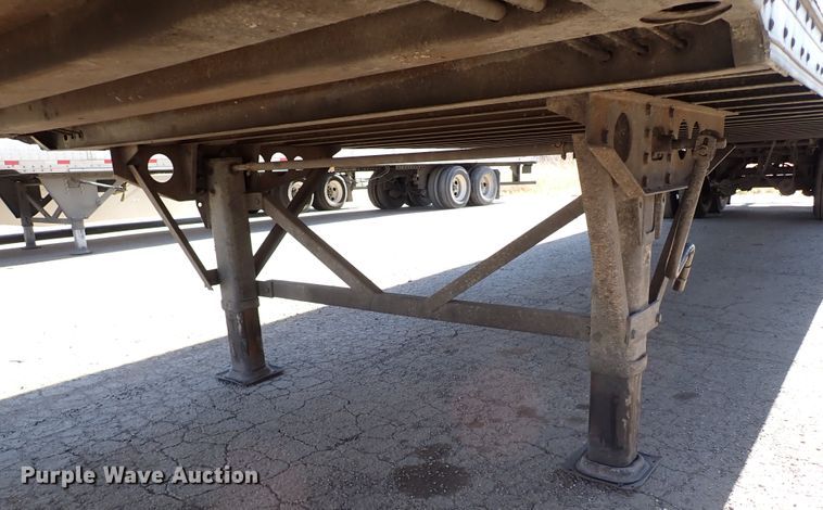 image for item IS9328 2004 Wabash  dry van trailer