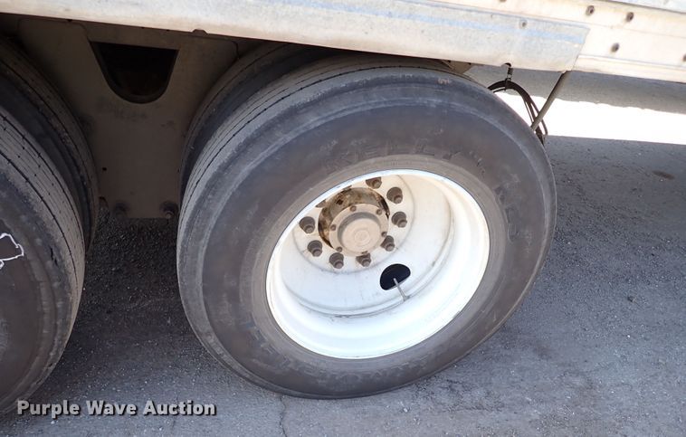 image for item IS9328 2004 Wabash  dry van trailer