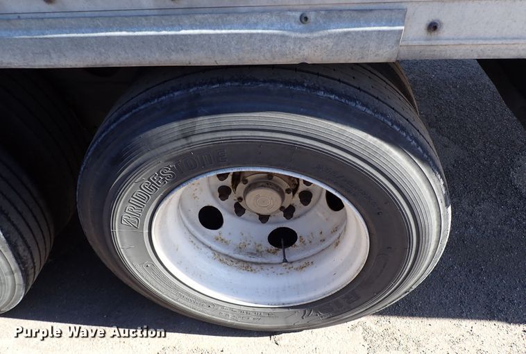 image for item IS9328 2004 Wabash  dry van trailer