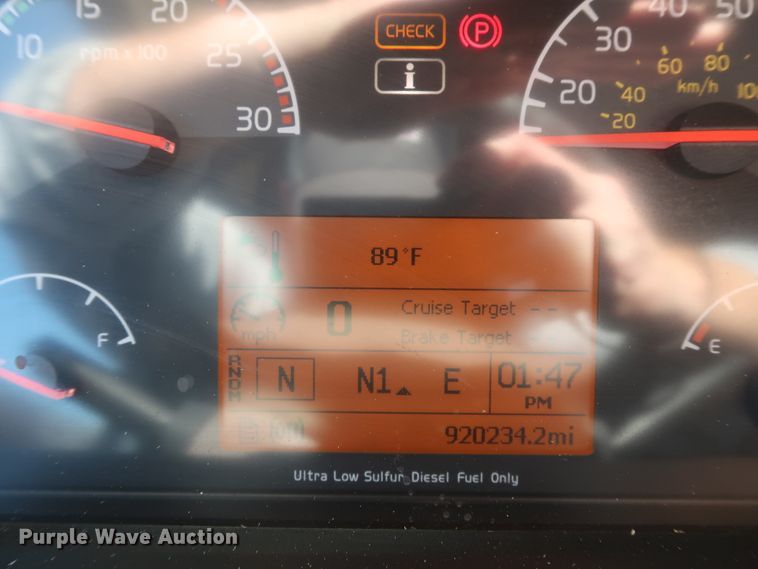 image for item IY9078 2017 Volvo VNL  semi truck