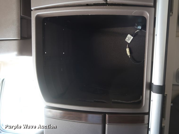 image for item IY9078 2017 Volvo VNL  semi truck