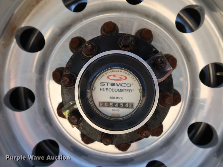 image for item IY9078 2017 Volvo VNL  semi truck