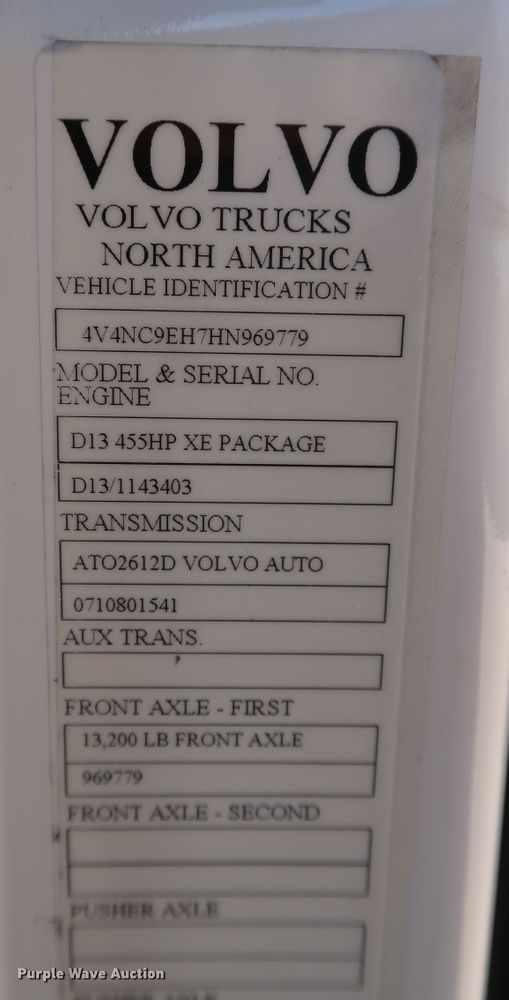 image for item IY9078 2017 Volvo VNL  semi truck