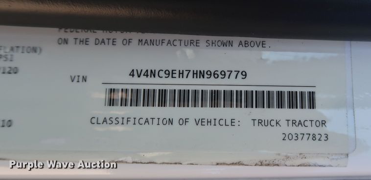 image for item IY9078 2017 Volvo VNL  semi truck