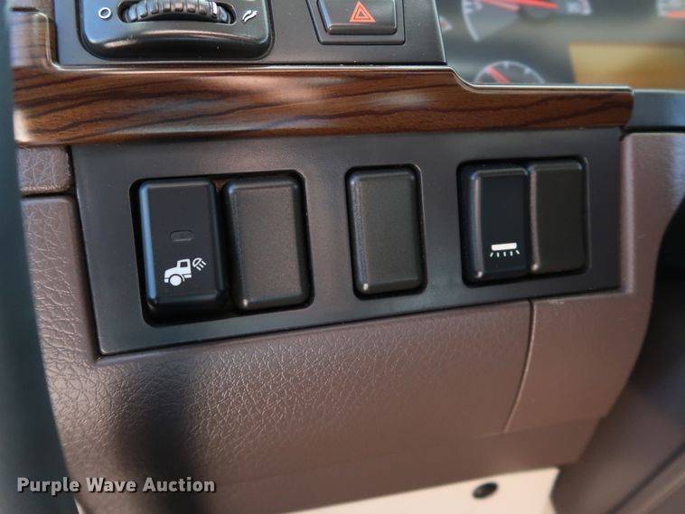 image for item IY9079 2016 Volvo VNL  semi truck