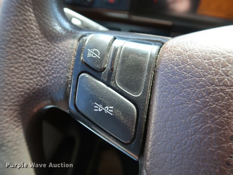 image for item IY9079 2016 Volvo VNL  semi truck