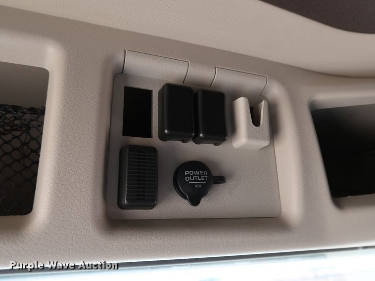 image for item IY9079 2016 Volvo VNL  semi truck