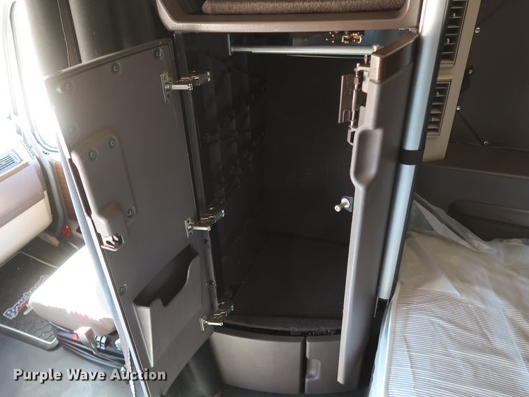 image for item IY9079 2016 Volvo VNL  semi truck