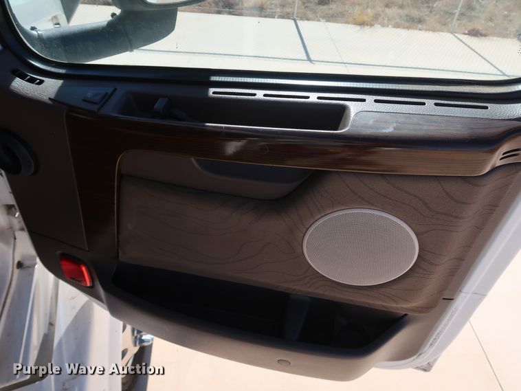 image for item IY9079 2016 Volvo VNL  semi truck