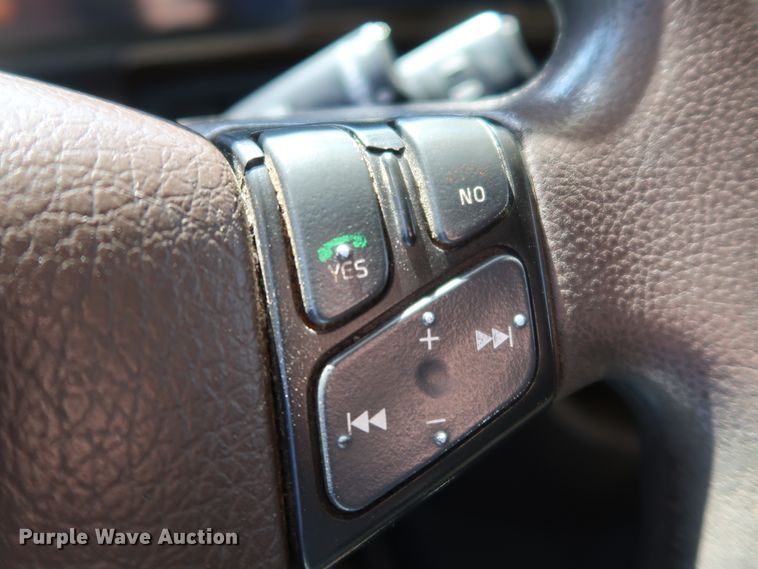 image for item IY9080 2016 Volvo VNL  semi truck