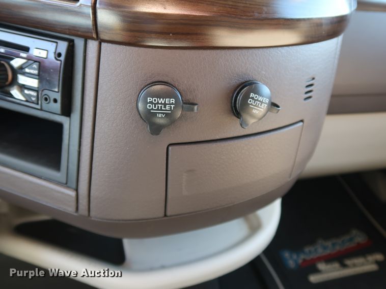 image for item IY9080 2016 Volvo VNL  semi truck