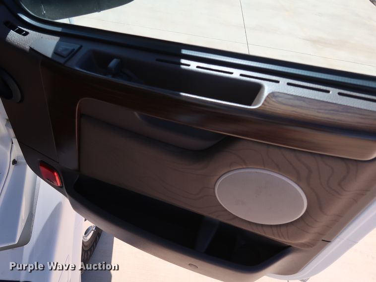 image for item IY9080 2016 Volvo VNL  semi truck