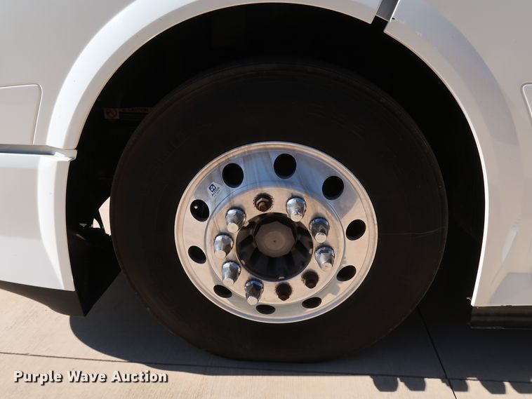 image for item IY9080 2016 Volvo VNL  semi truck