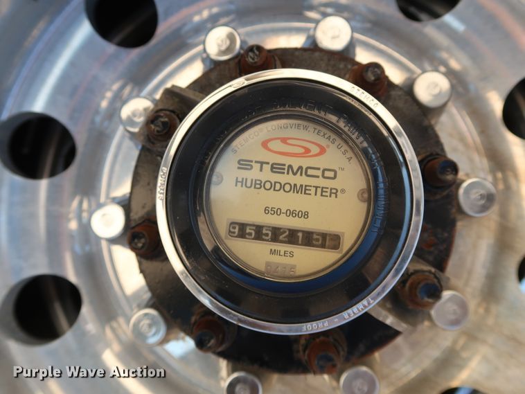 image for item IY9080 2016 Volvo VNL  semi truck