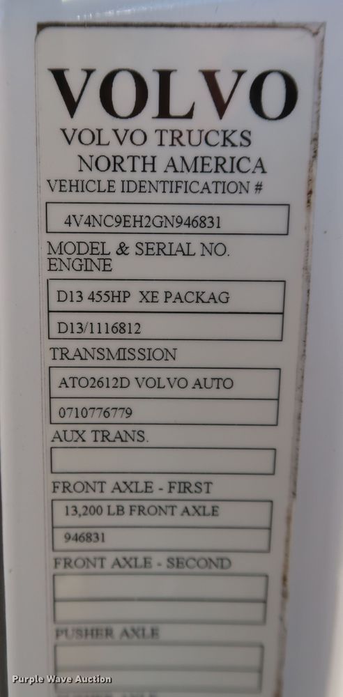 image for item IY9080 2016 Volvo VNL  semi truck