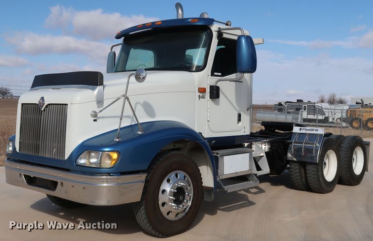 image for item IY9106 2006 International 9400i  semi truck