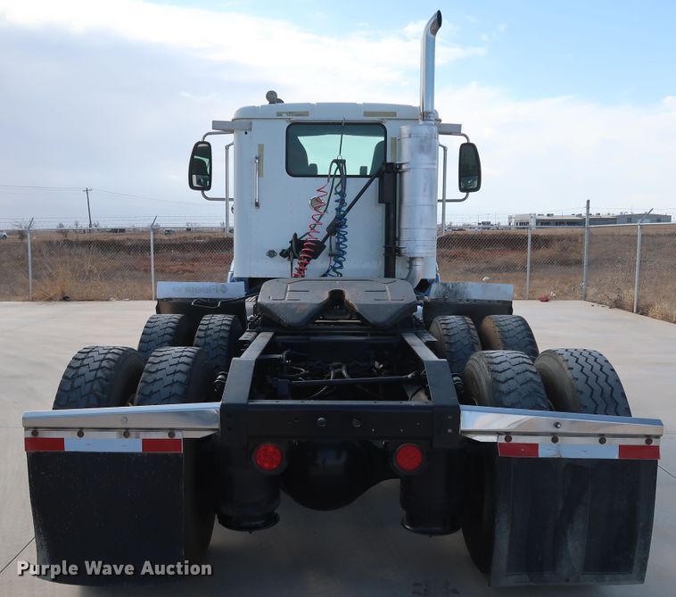 image for item IY9106 2006 International 9400i  semi truck