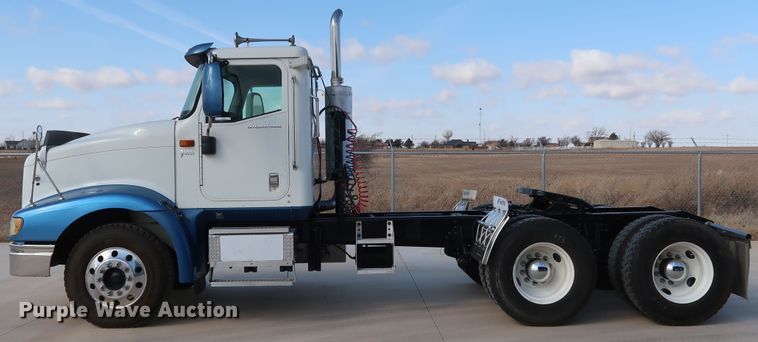 image for item IY9106 2006 International 9400i  semi truck