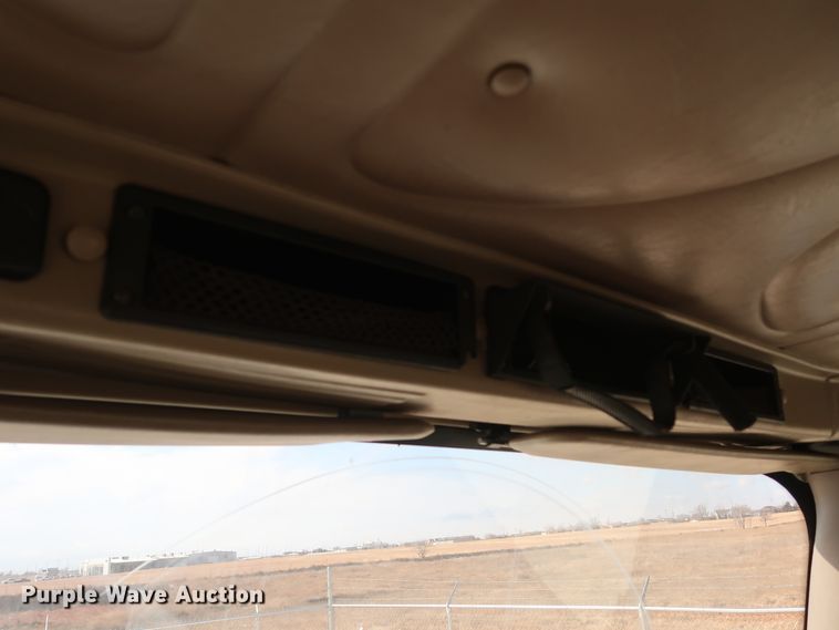 image for item IY9106 2006 International 9400i  semi truck