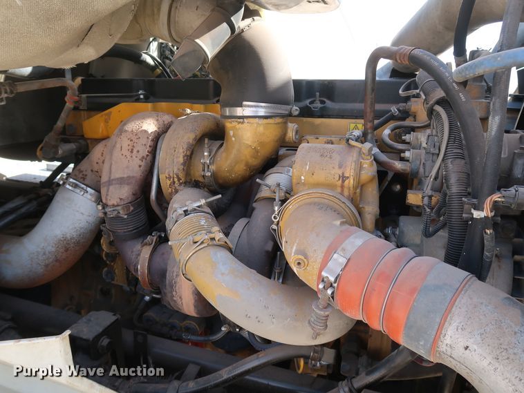 image for item IY9106 2006 International 9400i  semi truck