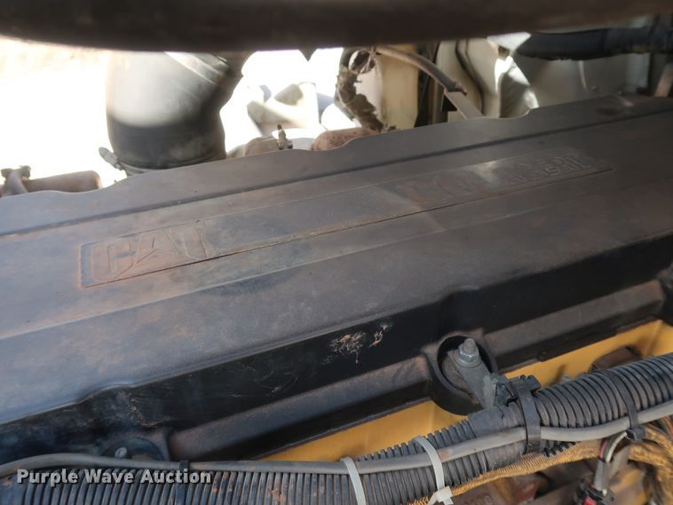 image for item IY9106 2006 International 9400i  semi truck