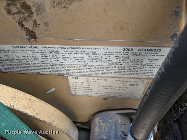 image for item IY9106 2006 International 9400i  semi truck