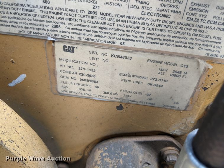 image for item IY9106 2006 International 9400i  semi truck